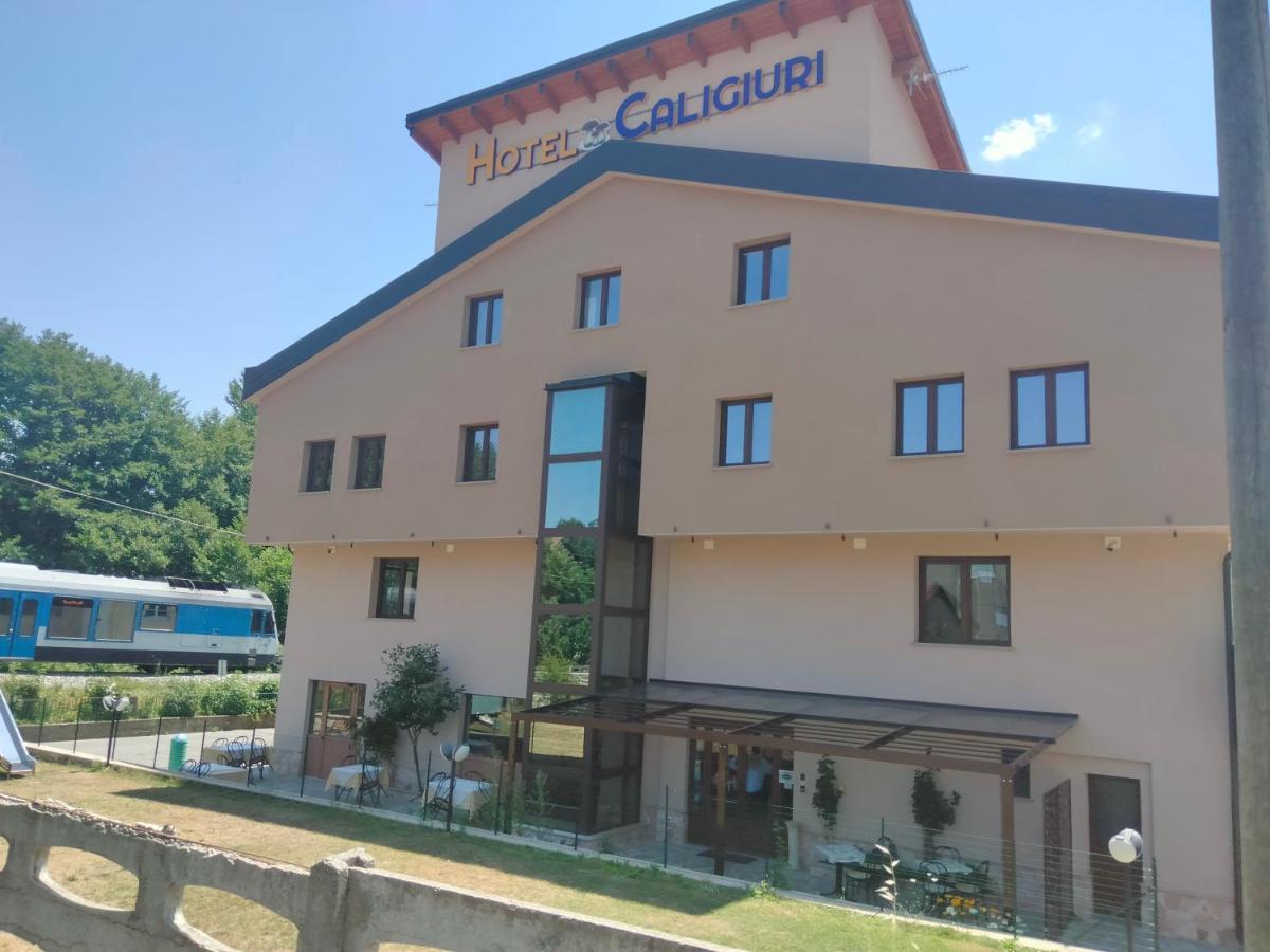 Hotel Ristorante Caligiuri Decollatura Exterior foto